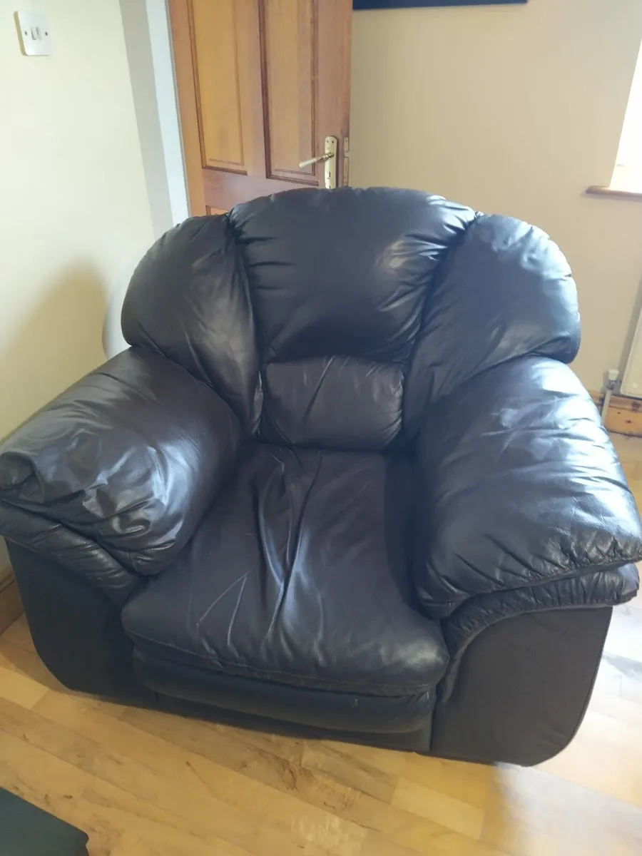 Three piece suite leather - Image 2