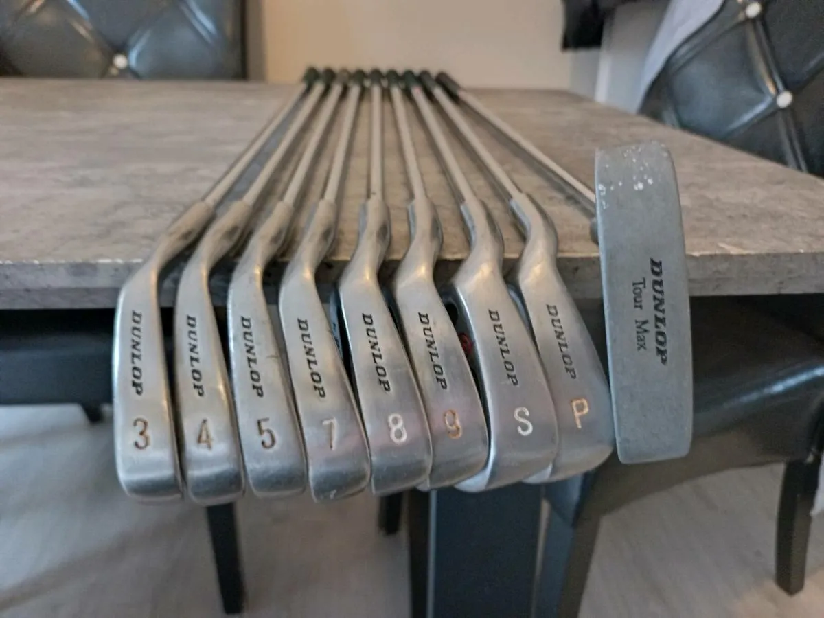 Dunlop golf irons and putter. Left handed clubs - Image 1