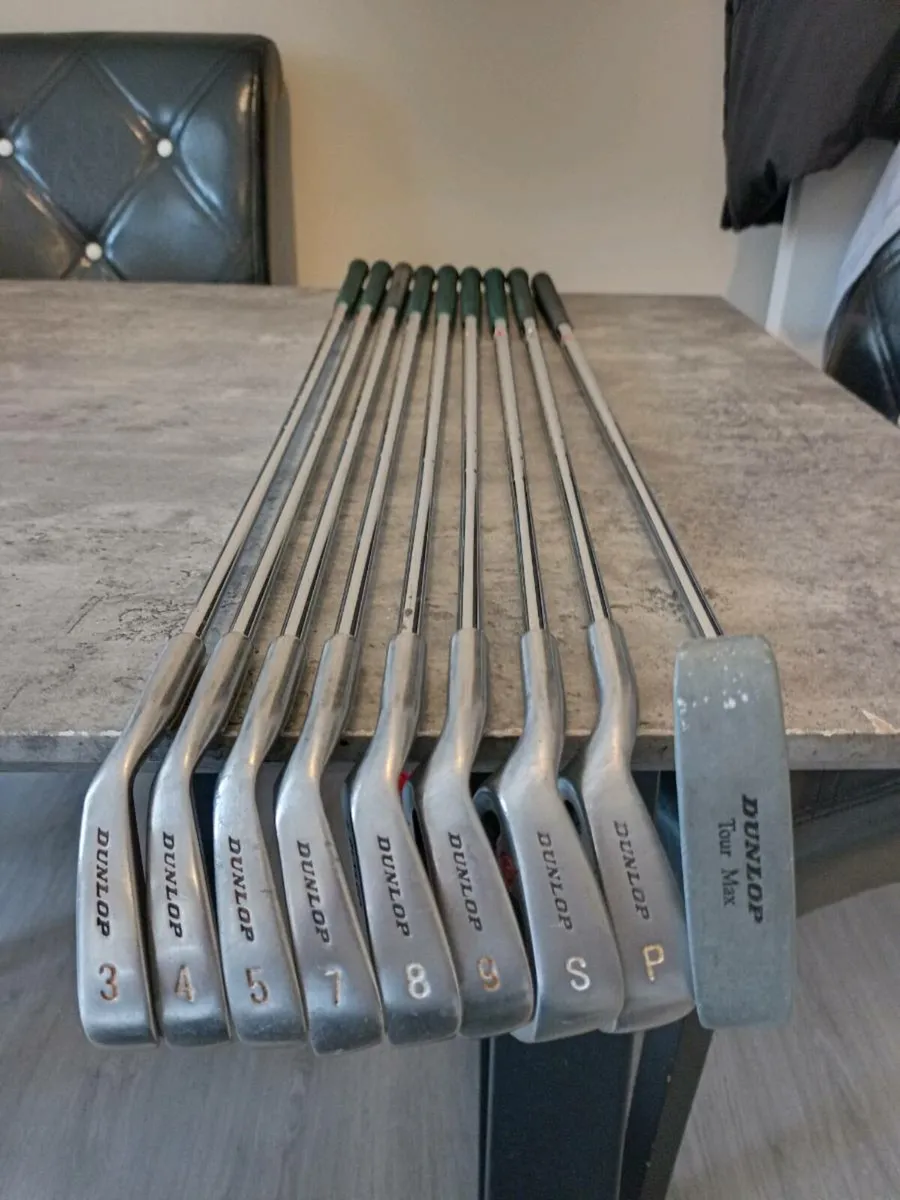 Dunlop golf irons and putter. Left handed clubs - Image 2