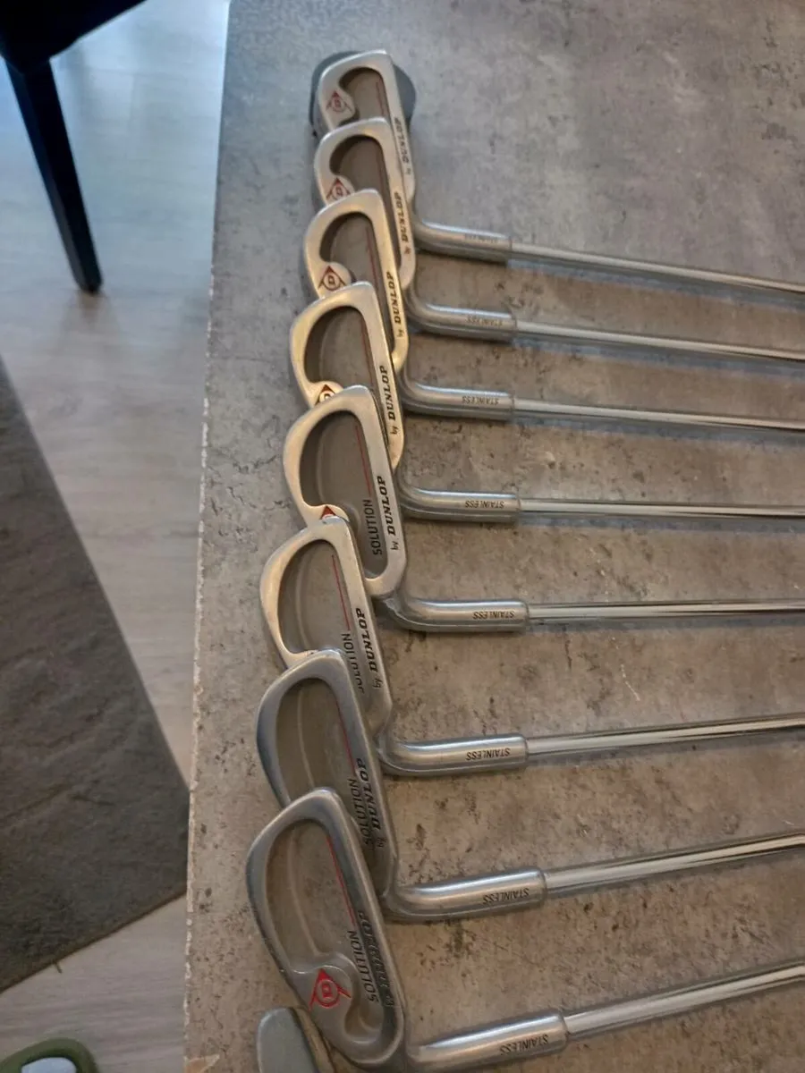 Dunlop golf irons and putter. Left handed clubs - Image 3