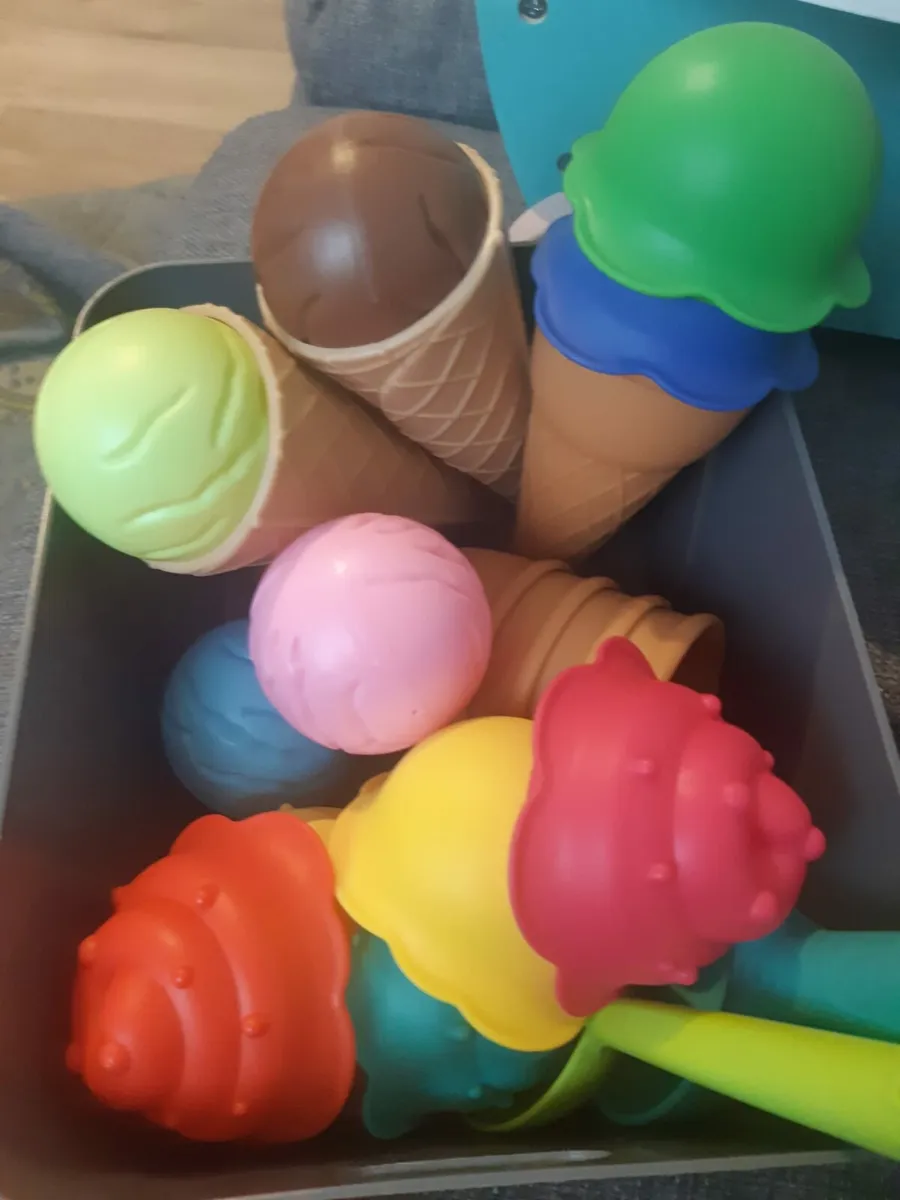 Wooden Icecream Cart - Image 3