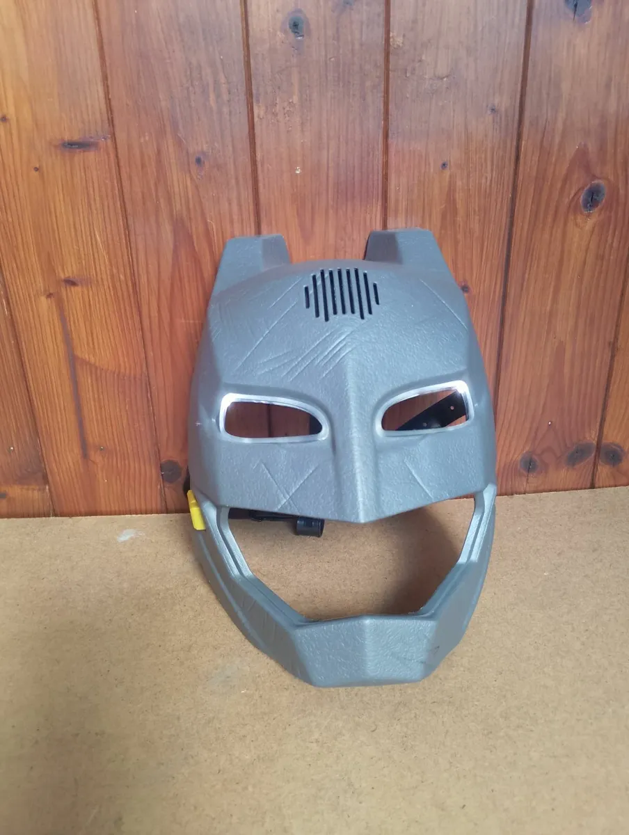 Batman mask with voice and light - Image 3