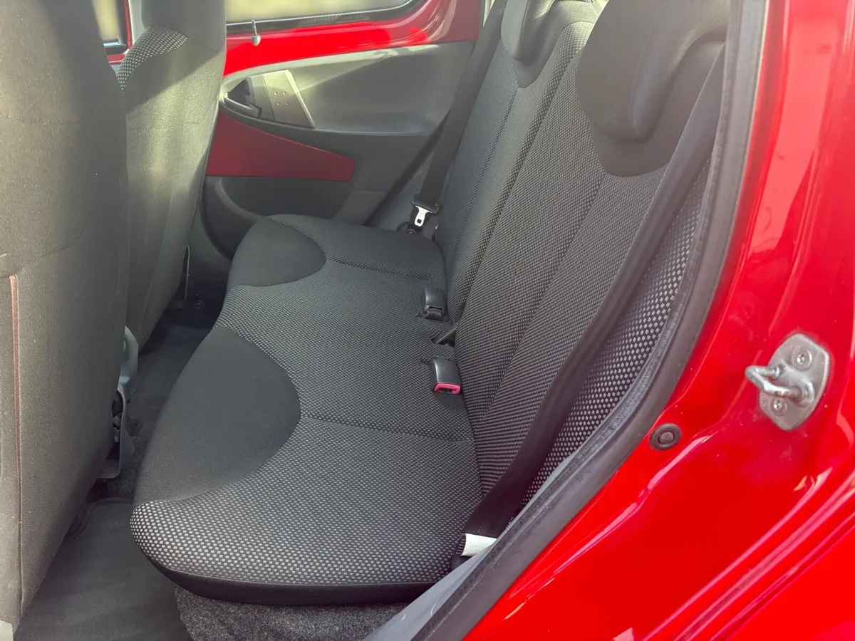 2011-Toyota Aygo -1.0 -5 door - Image 3