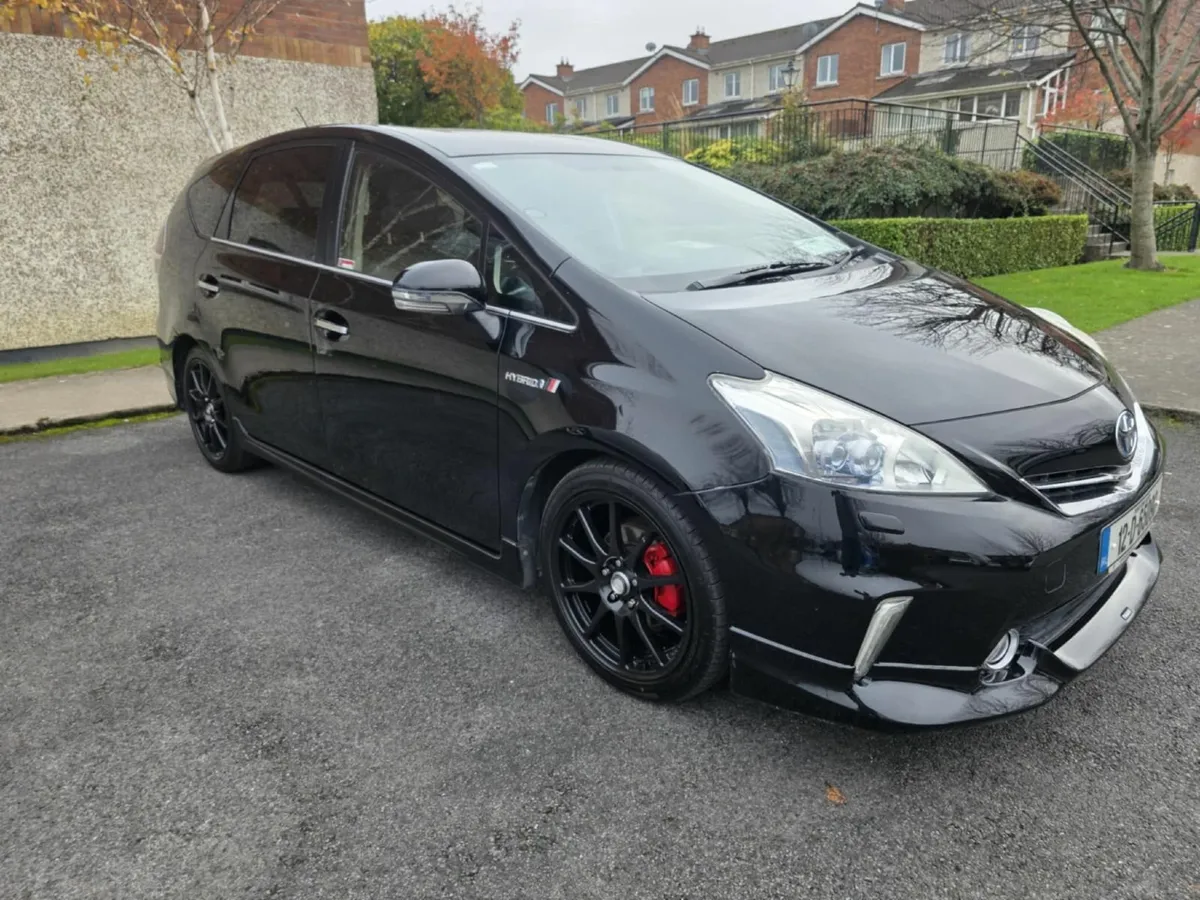 Toyota Prius Alpha / 7 Seater/ Low Mileage - Image 1