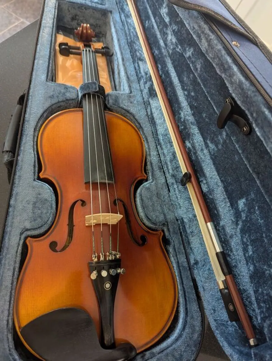 Brand new 4/4 violin - Image 1