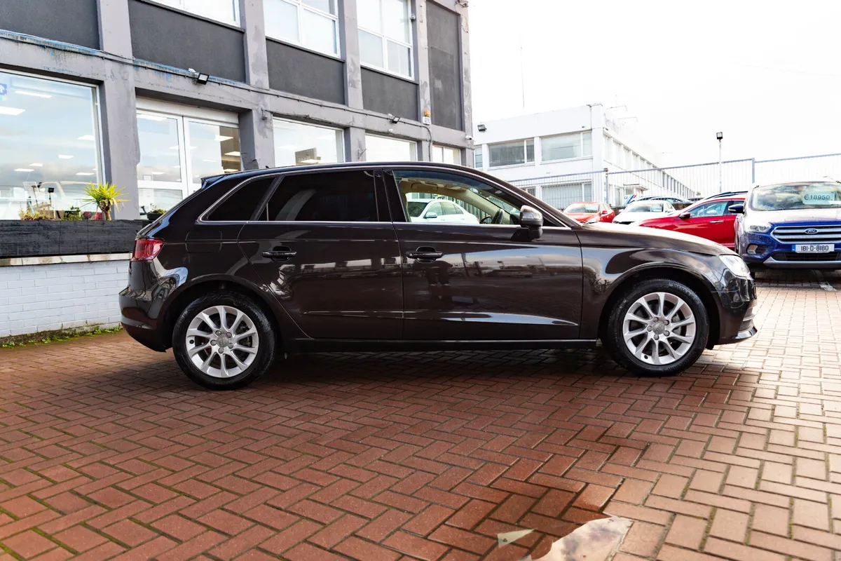 A3 1.4TFSI SPORT 5DR HATCHBACK AUTO CREAM LEATHER - Image 2
