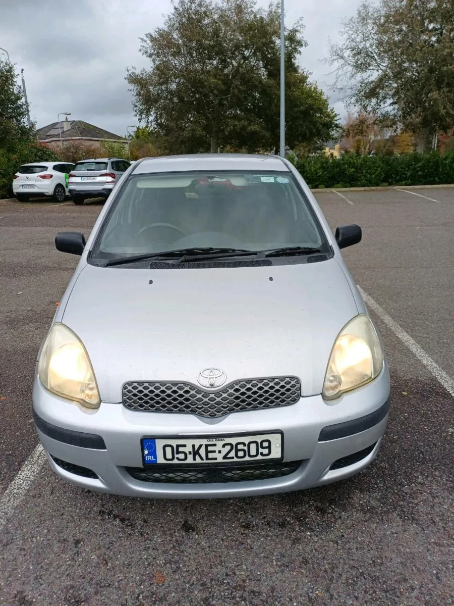 TOYOTA YARIS 05 1.0P TAX 06/26 NCT 02/26 - Image 1
