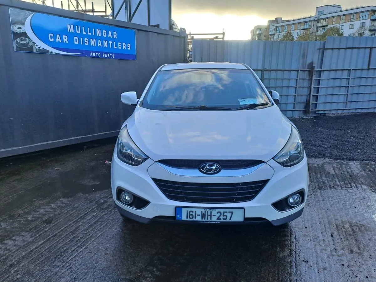 161 Hyundai ix35 breaking for parts - Image 1