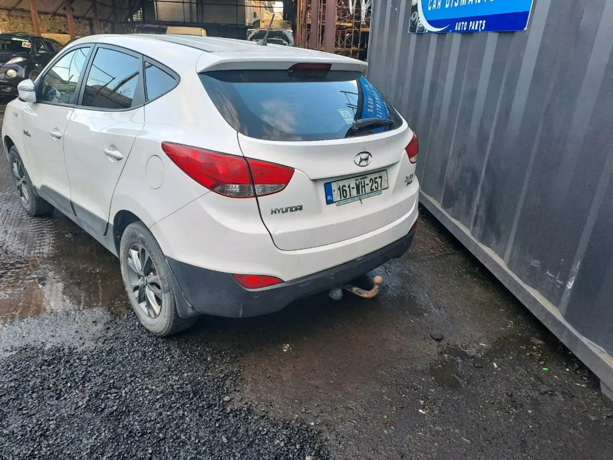 161 Hyundai ix35 breaking for parts - Image 3