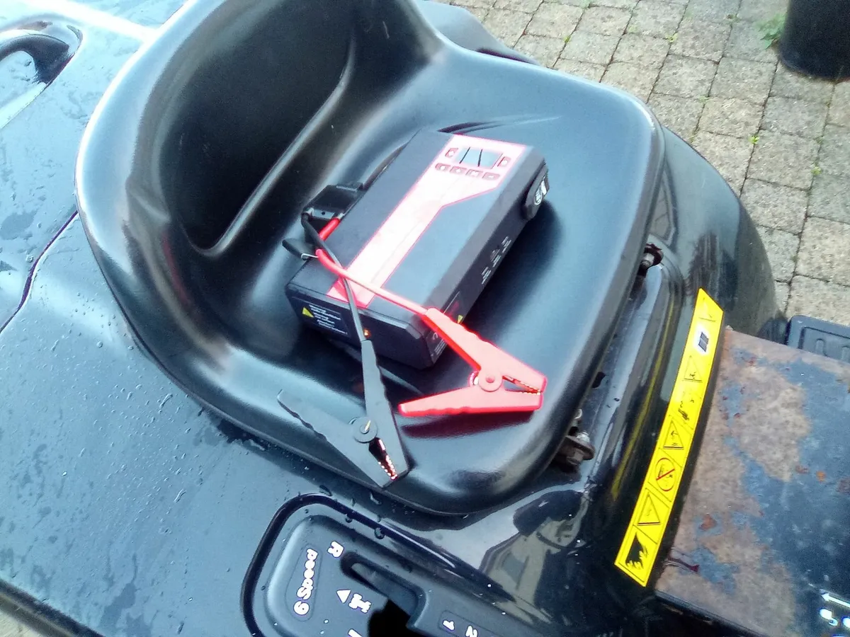 PARTNER ride on lawnmower - Image 2