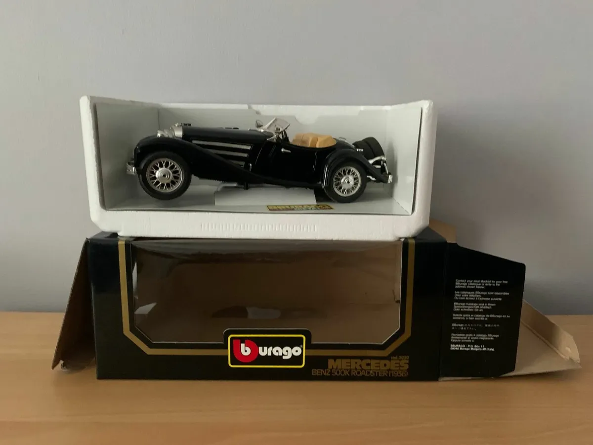 1936 Mercedes Benz Roadster 1/18 Burago Model Car - Image 2