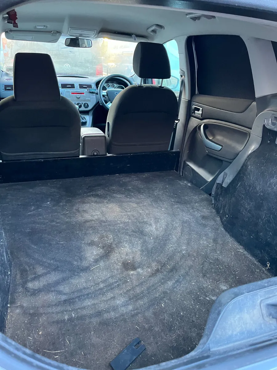 Ford Kuga Commercial Jeep 2012 - Image 4