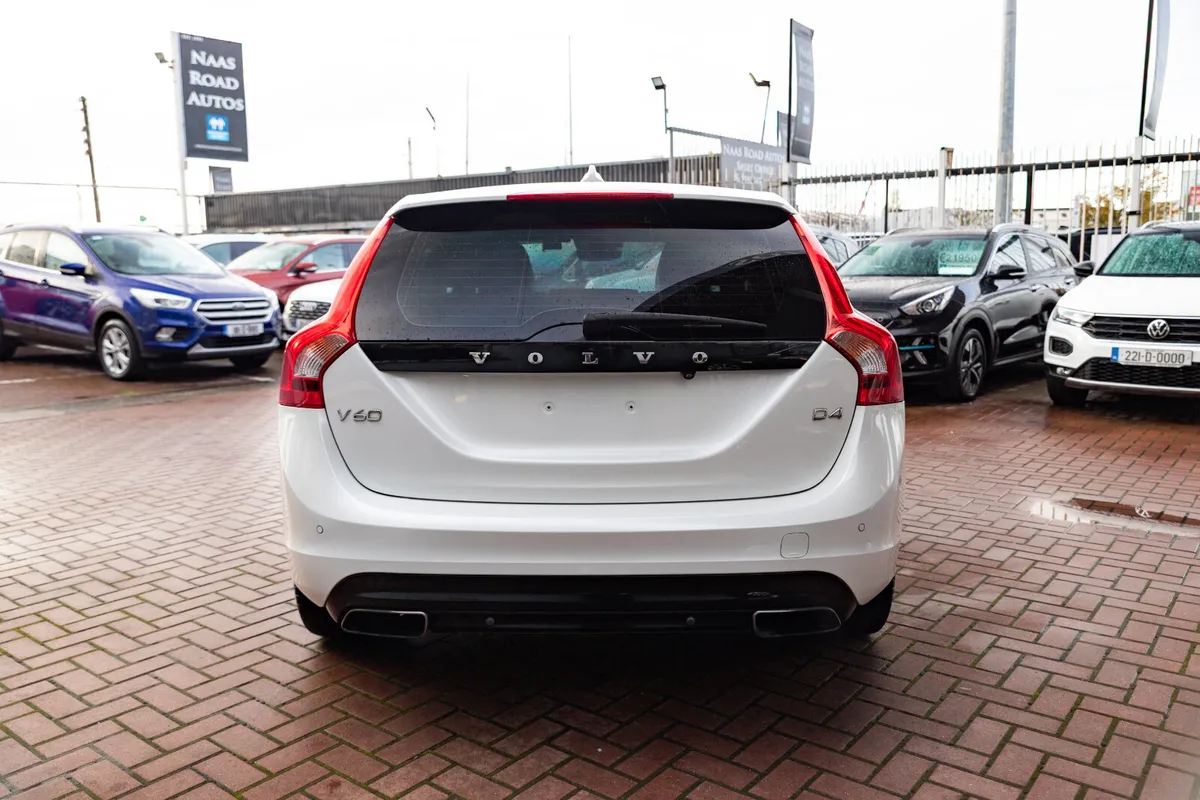 V60 2.0D4 SE LUXURY 5DR ESTATE AUTOMATIC// - Image 4