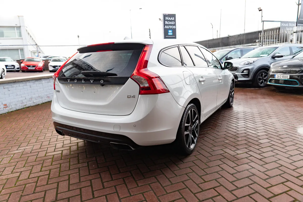 V60 2.0D4 SE LUXURY 5DR ESTATE AUTOMATIC// - Image 3