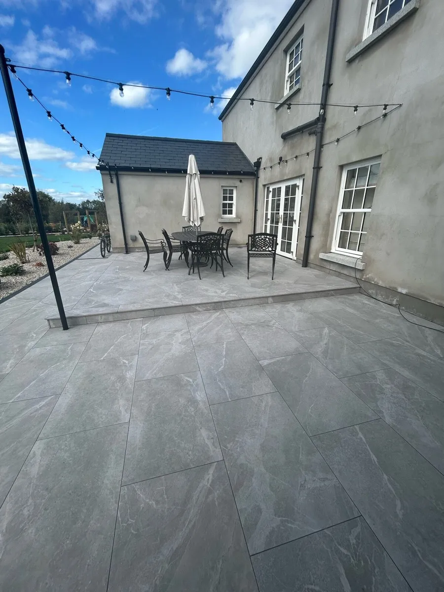 Laying porcelain - Image 1