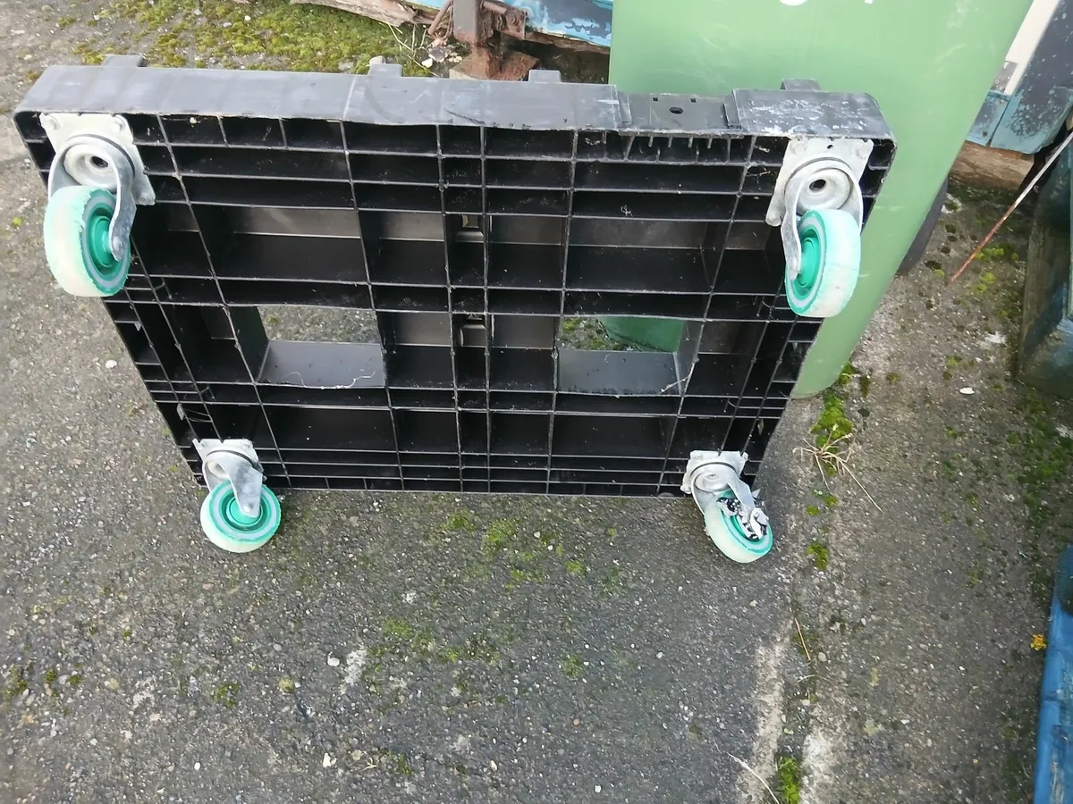 Moving trolley - Image 1