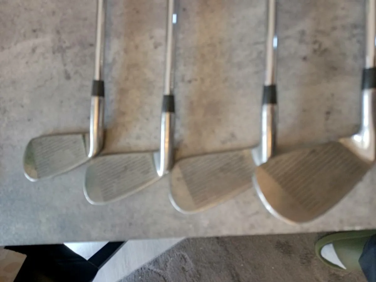 McGregor golf irons. Right handed clubs - Image 3