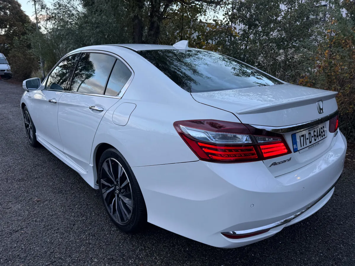 Honda Accord 2017 39200KM!!! - Image 4