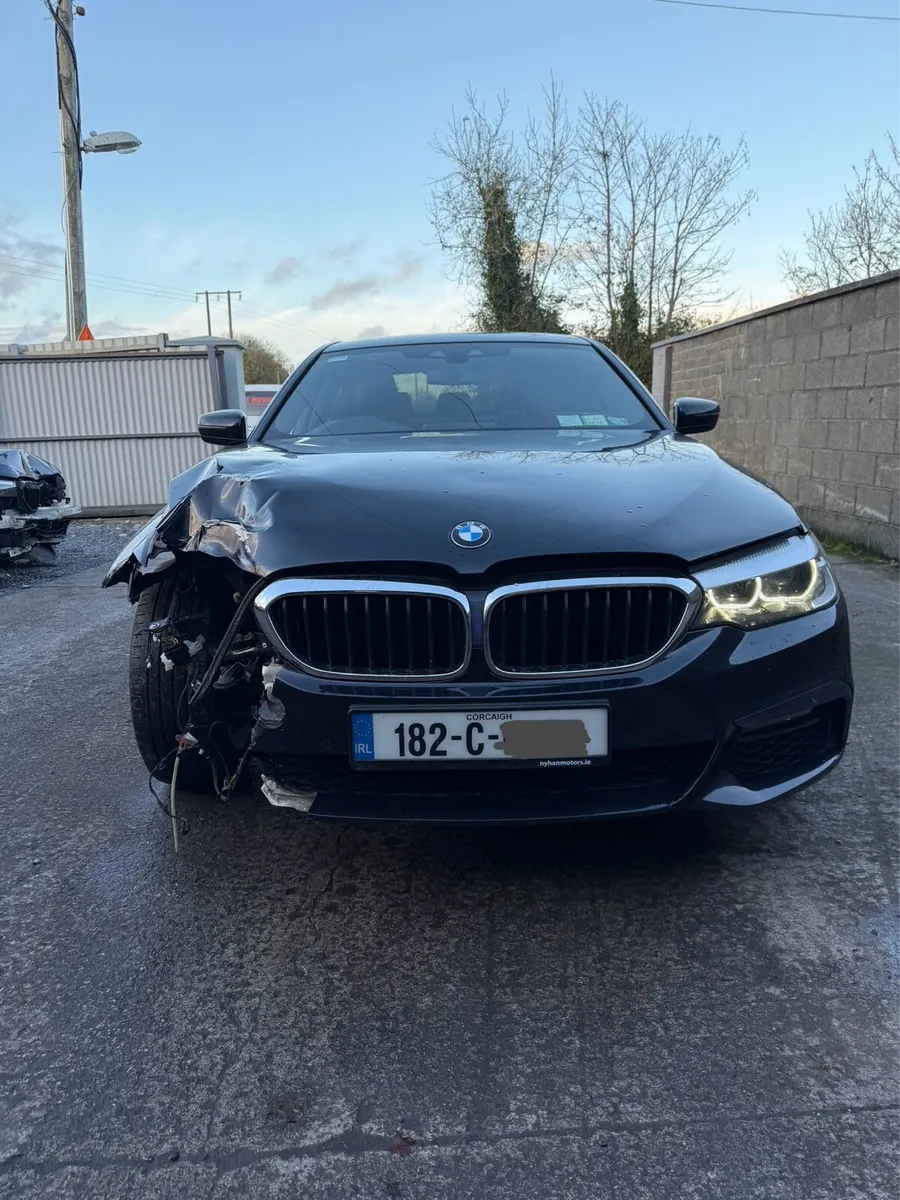 2018 BMW 530e M-Sport Damaged - Image 2