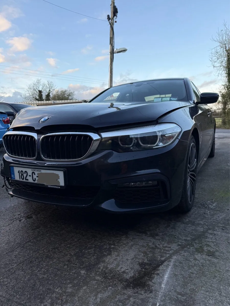 2018 BMW 530e M-Sport Damaged - Image 3