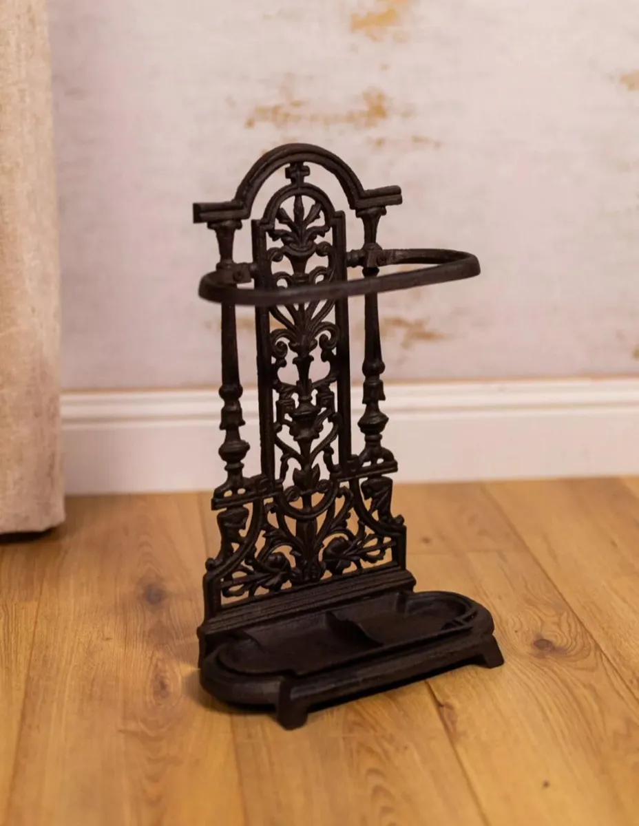 Vintage Style Cast Iron Umbrella Stand - Image 4