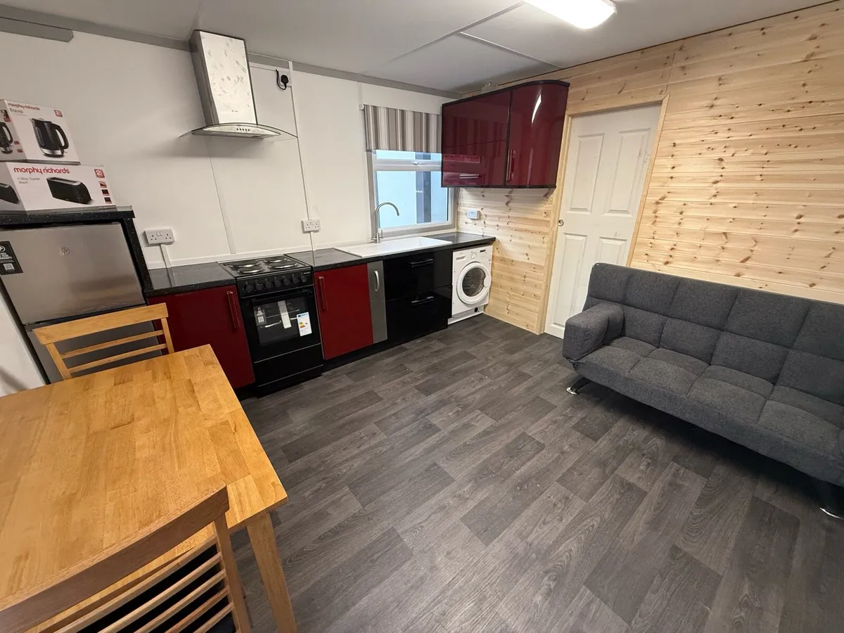 1 bed cabin apartment - Image 2