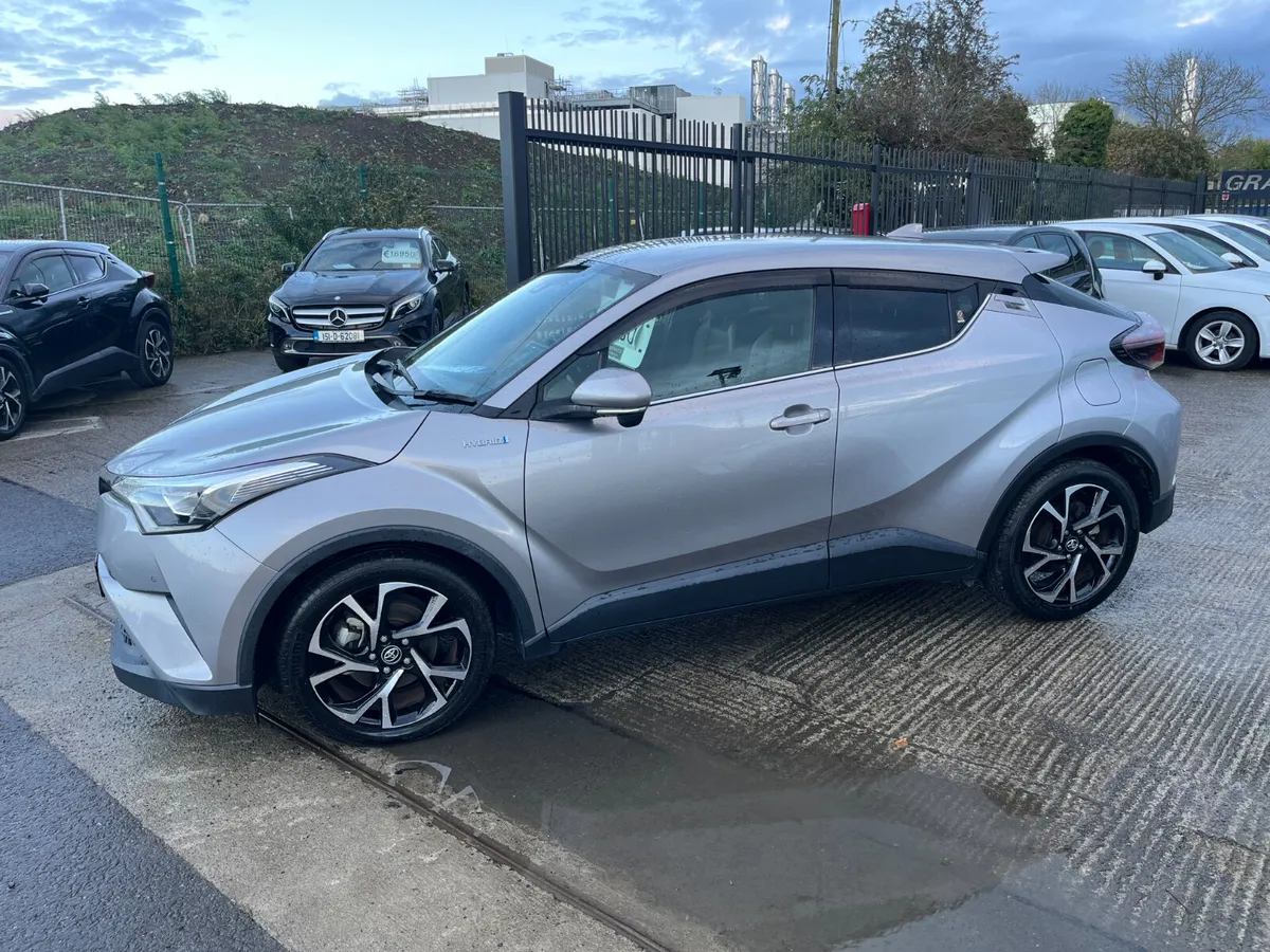 TOYOTA C-HR 2017, 1.8 HYBRID HIGH SPEC LOW KMS - Image 4