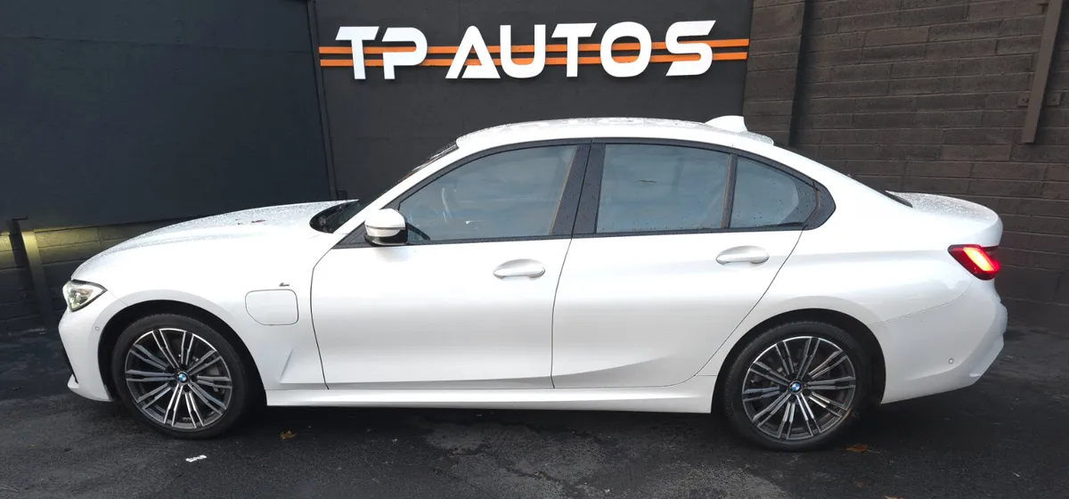 BMW 3-Series 2020 M-Sport - Image 4