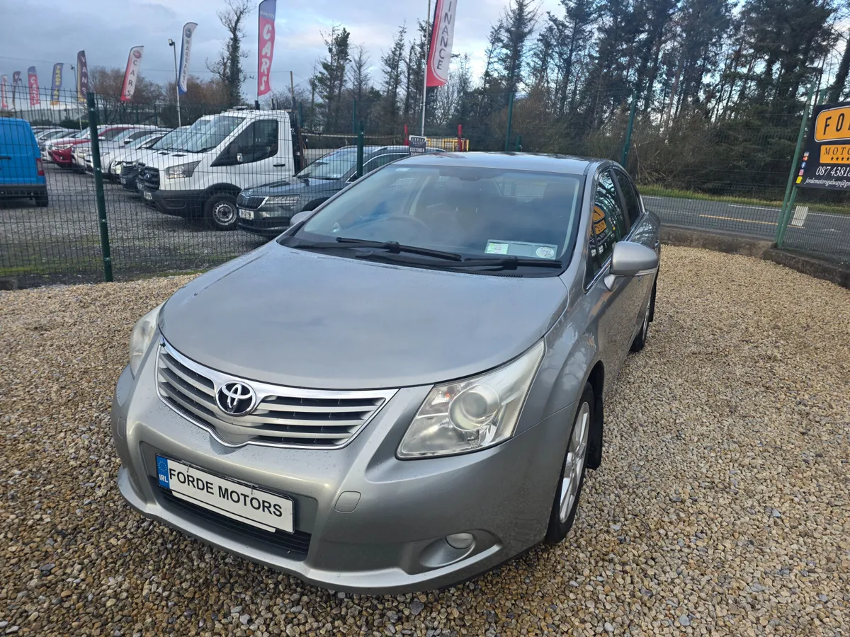 Toyota Avensis 2011 - Image 2