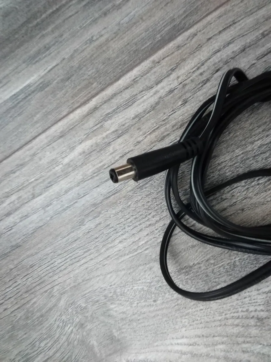 30 Volt Adaptor. - Image 4