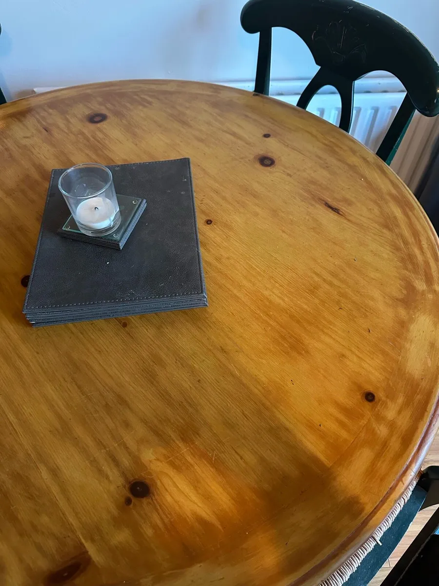 Solid Wood Round Kitchen Table - 4 chairs - Image 2