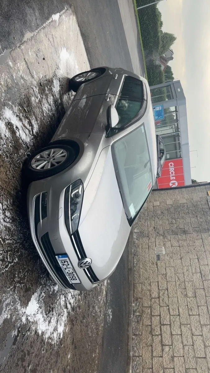 Volkswagen Golf 2015 - Image 1