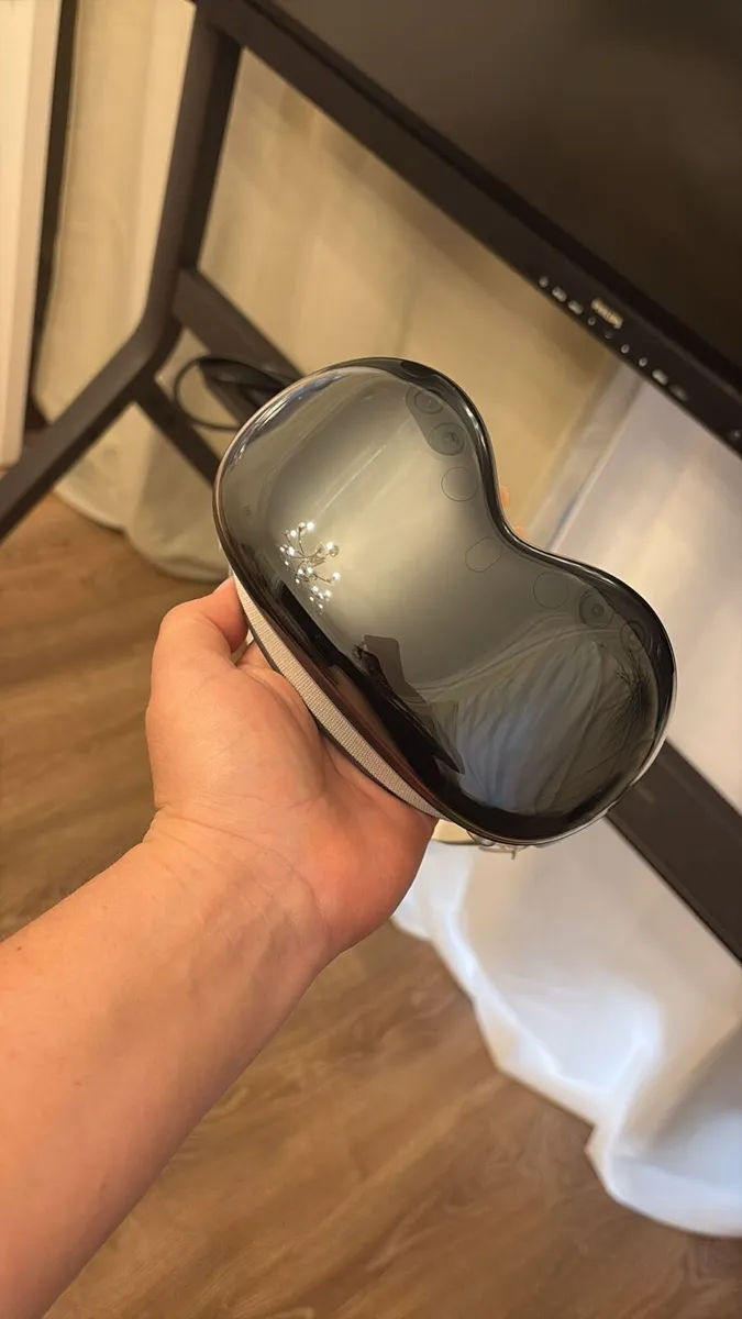 Apple Vision Pro 256gb - Image 1