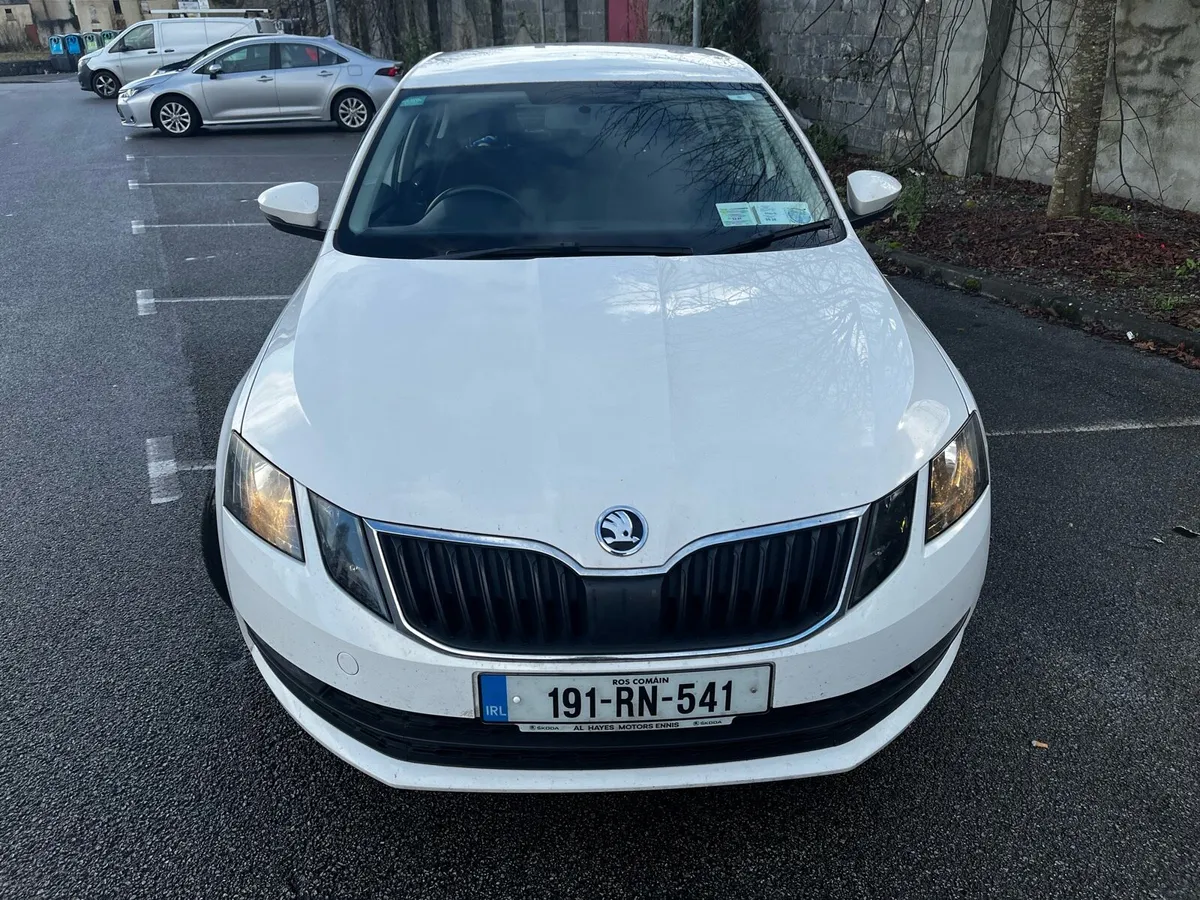 Skoda Octavia 1.6 Diesel AMB - Image 2