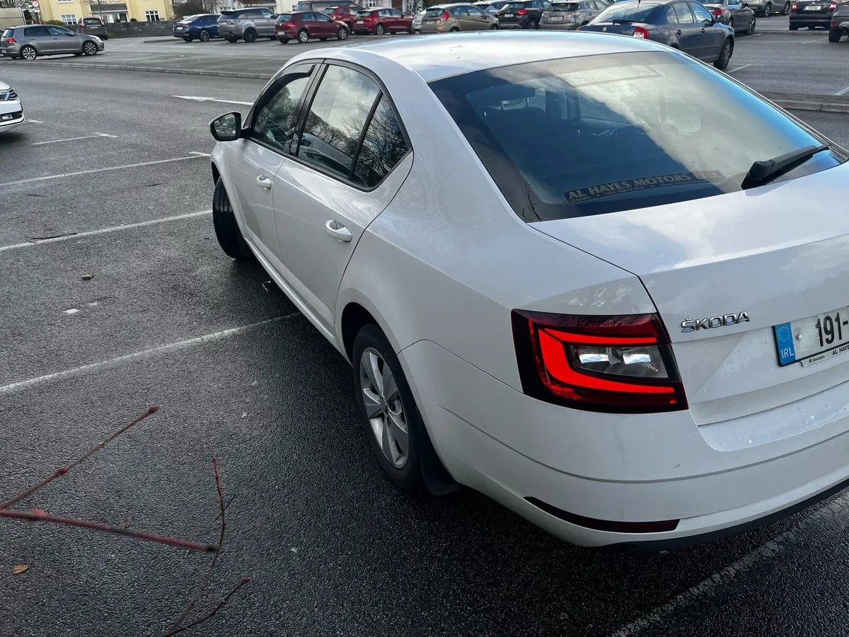Skoda Octavia 1.6 Diesel AMB - Image 3