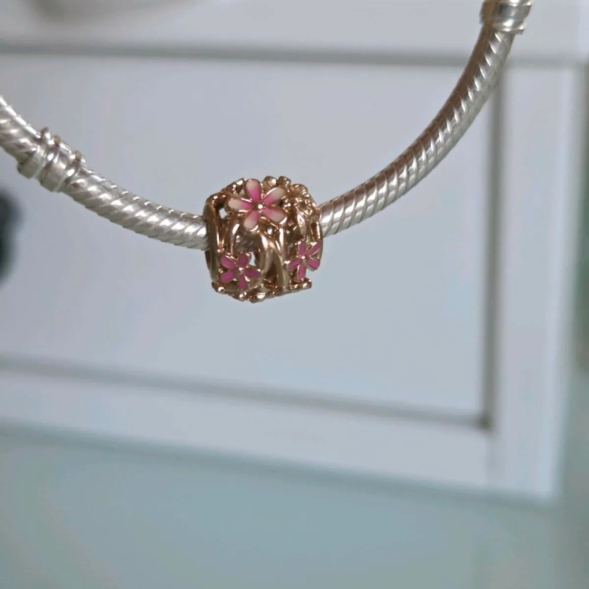 Pandora charm pink daysi flower rose gold - Image 1