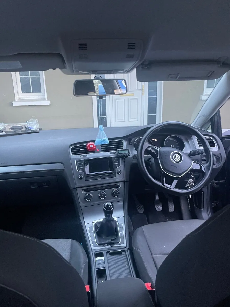 Volkswagen Golf 2014 - Image 2