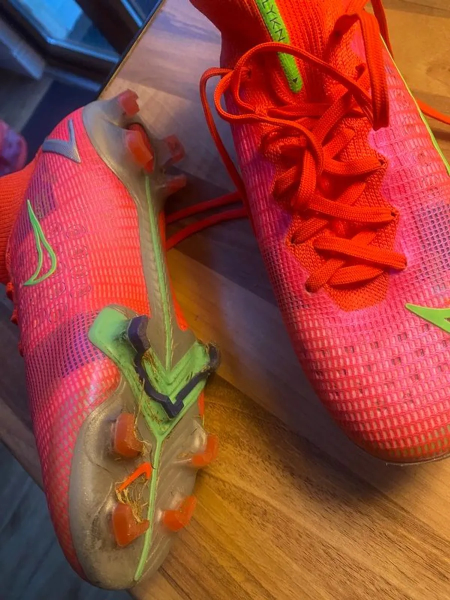 Football / Astro / Hiking boots - Image 4