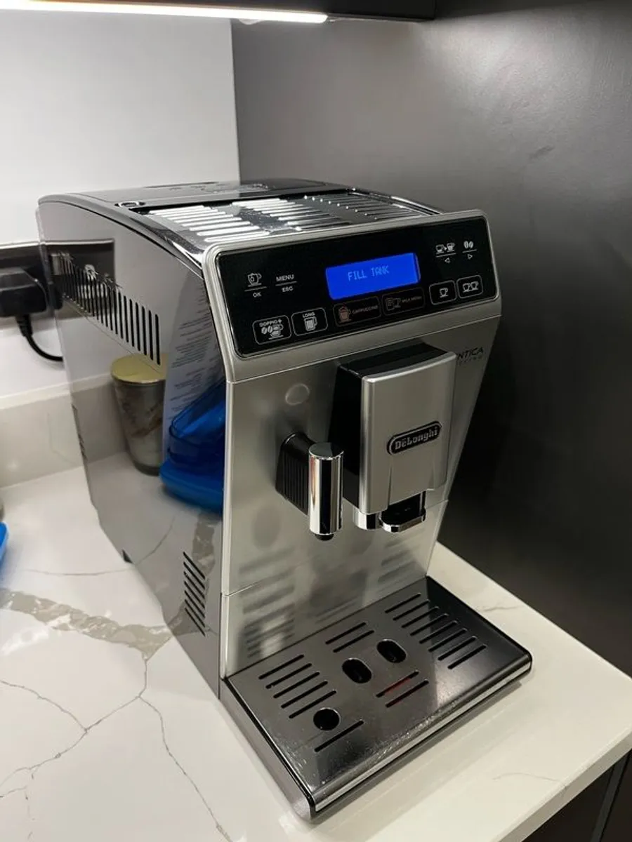 Delonghi coffee machine - Image 2