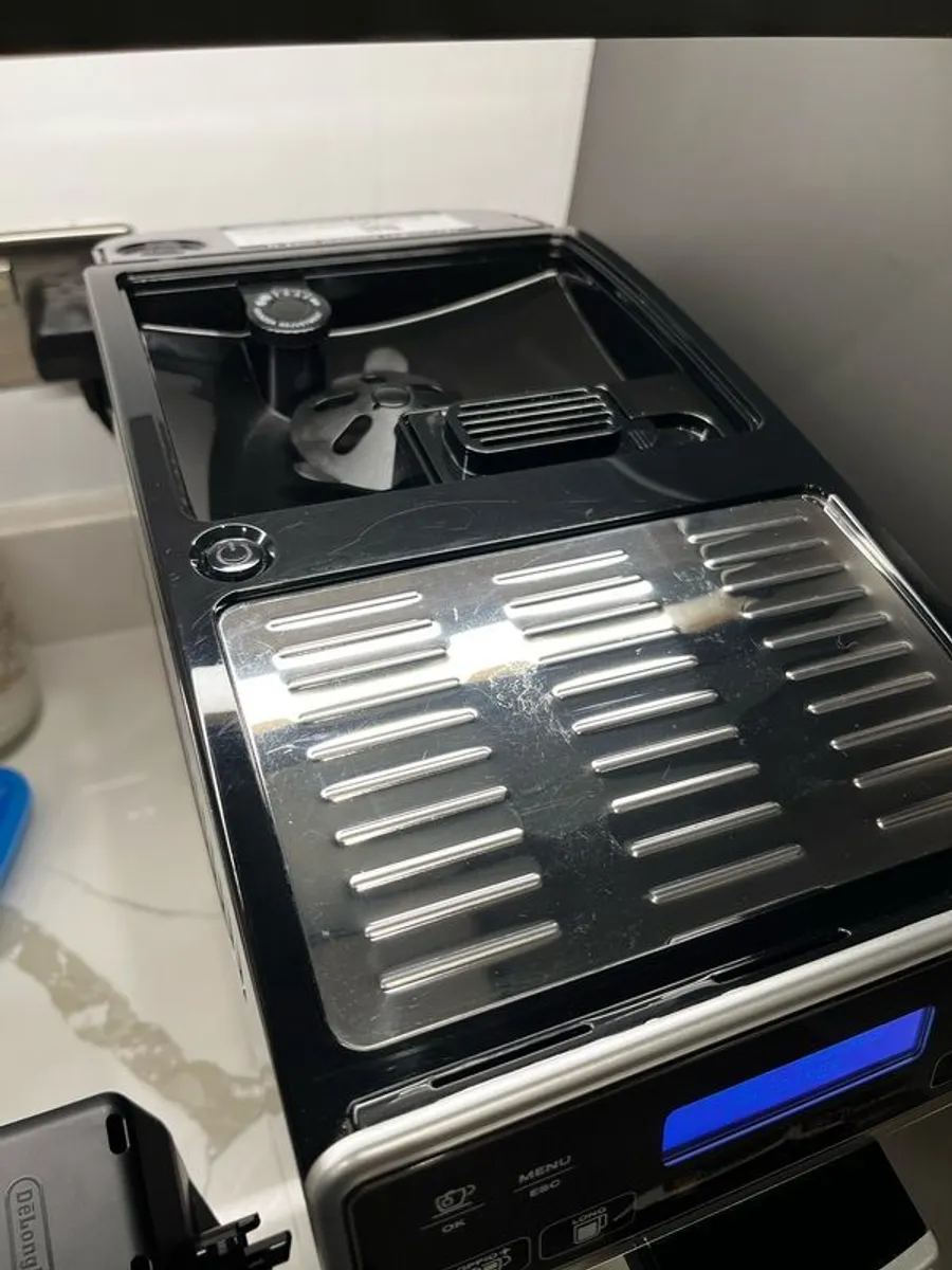 Delonghi coffee machine - Image 3