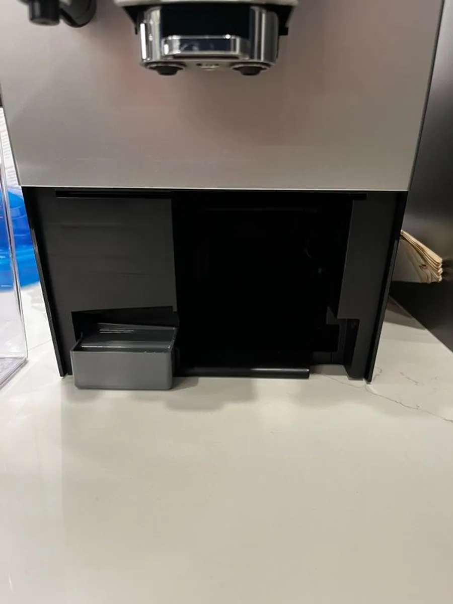 Delonghi coffee machine - Image 4