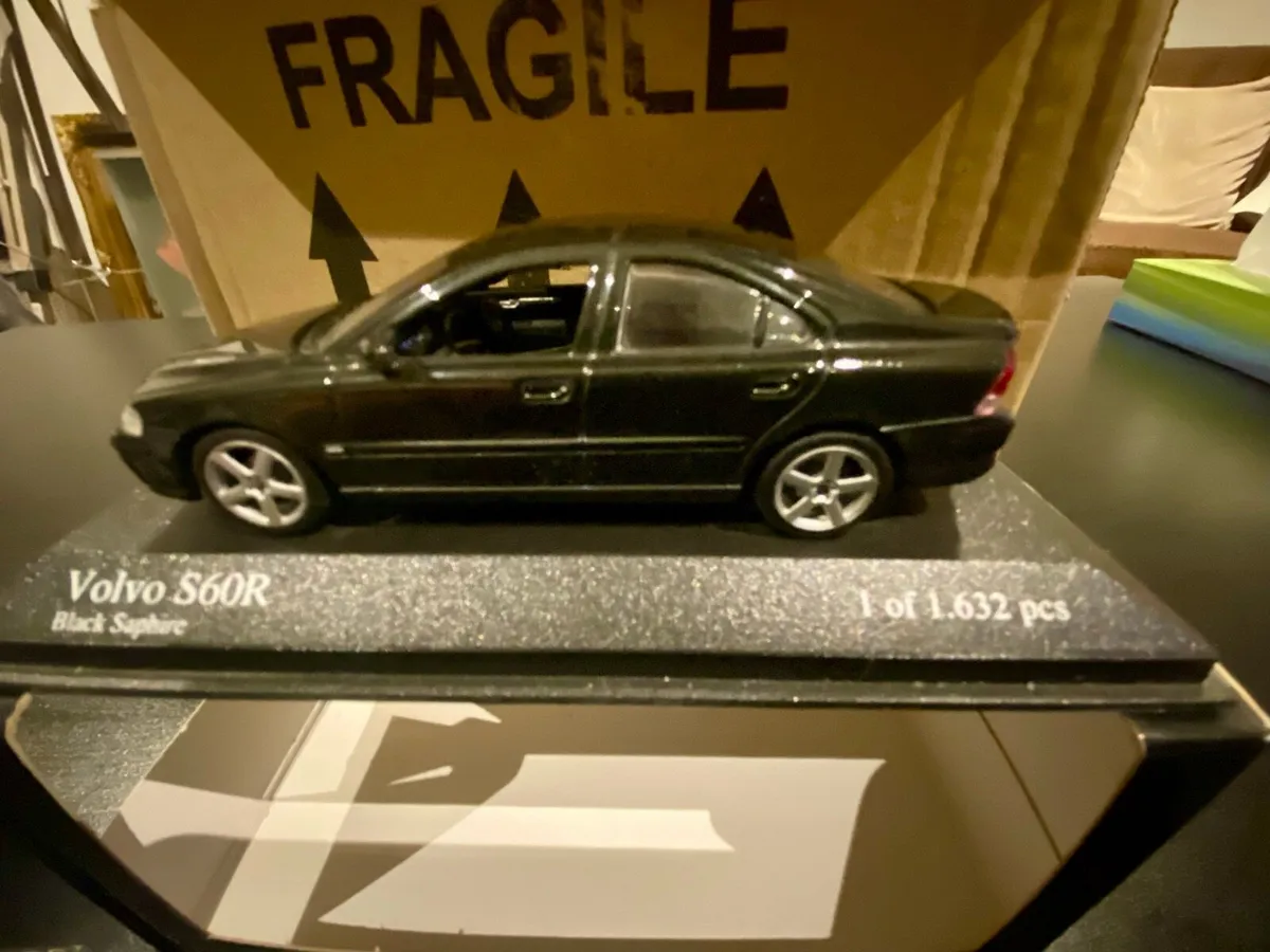 Volvo S60R - Image 2