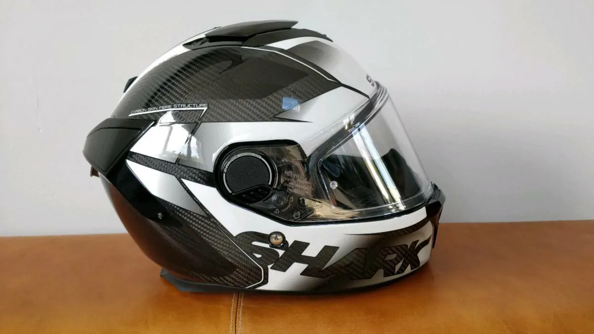 Shark Spartan GT Carbon Motorbike Helmet - Image 3