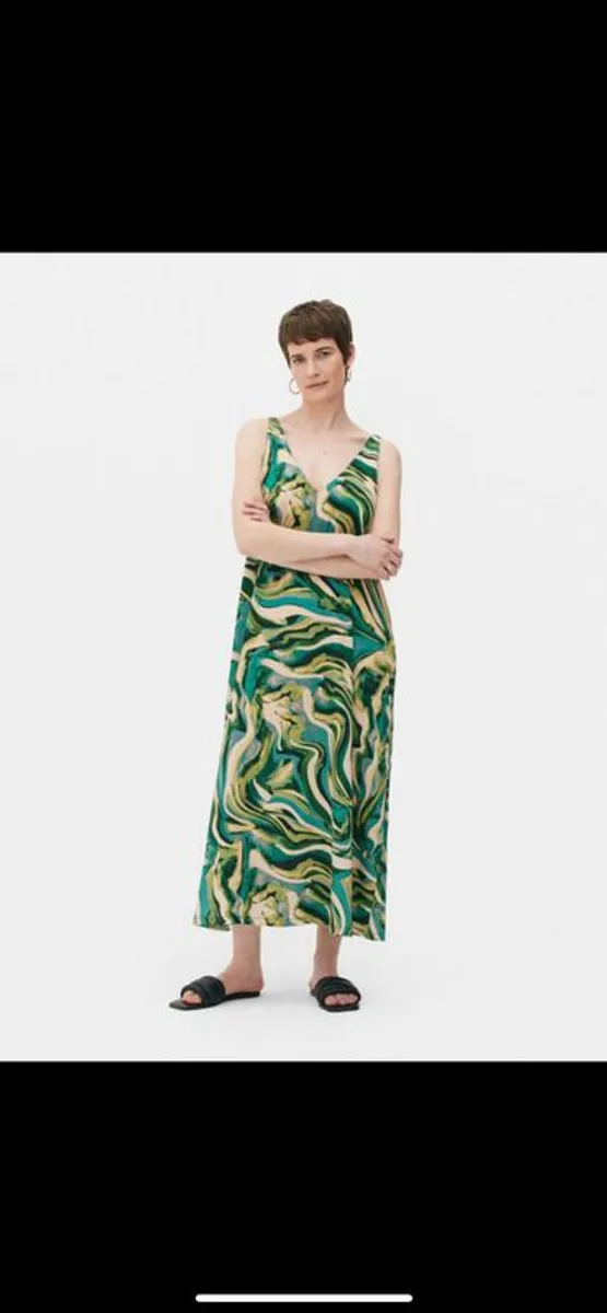 BRAND NEW Ladies Swing Dress: Size 8 - Image 3