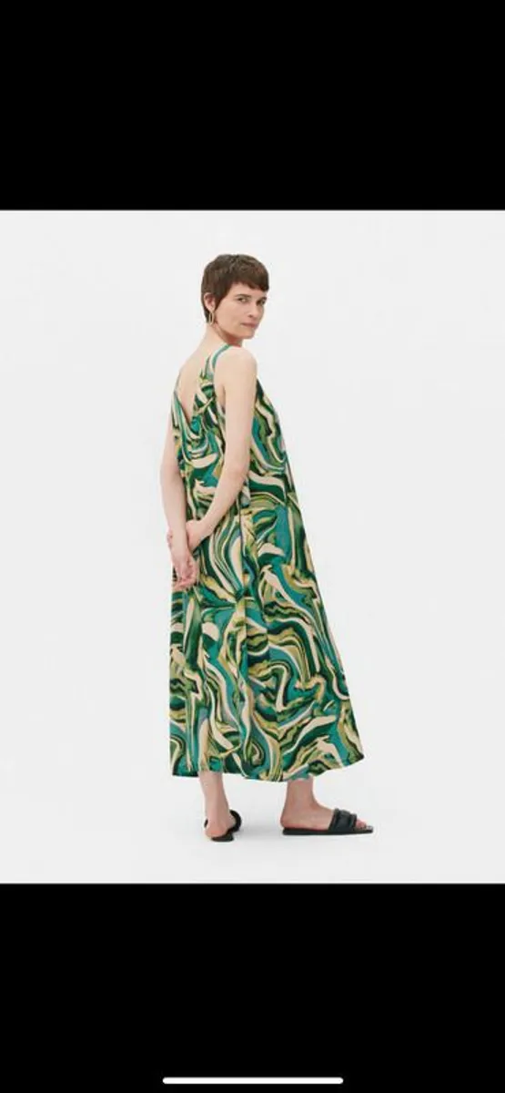 BRAND NEW Ladies Swing Dress: Size 8 - Image 4