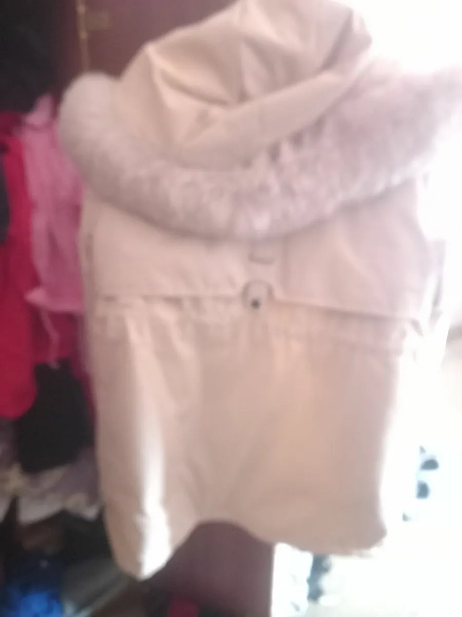 Womans winter coat - Image 3