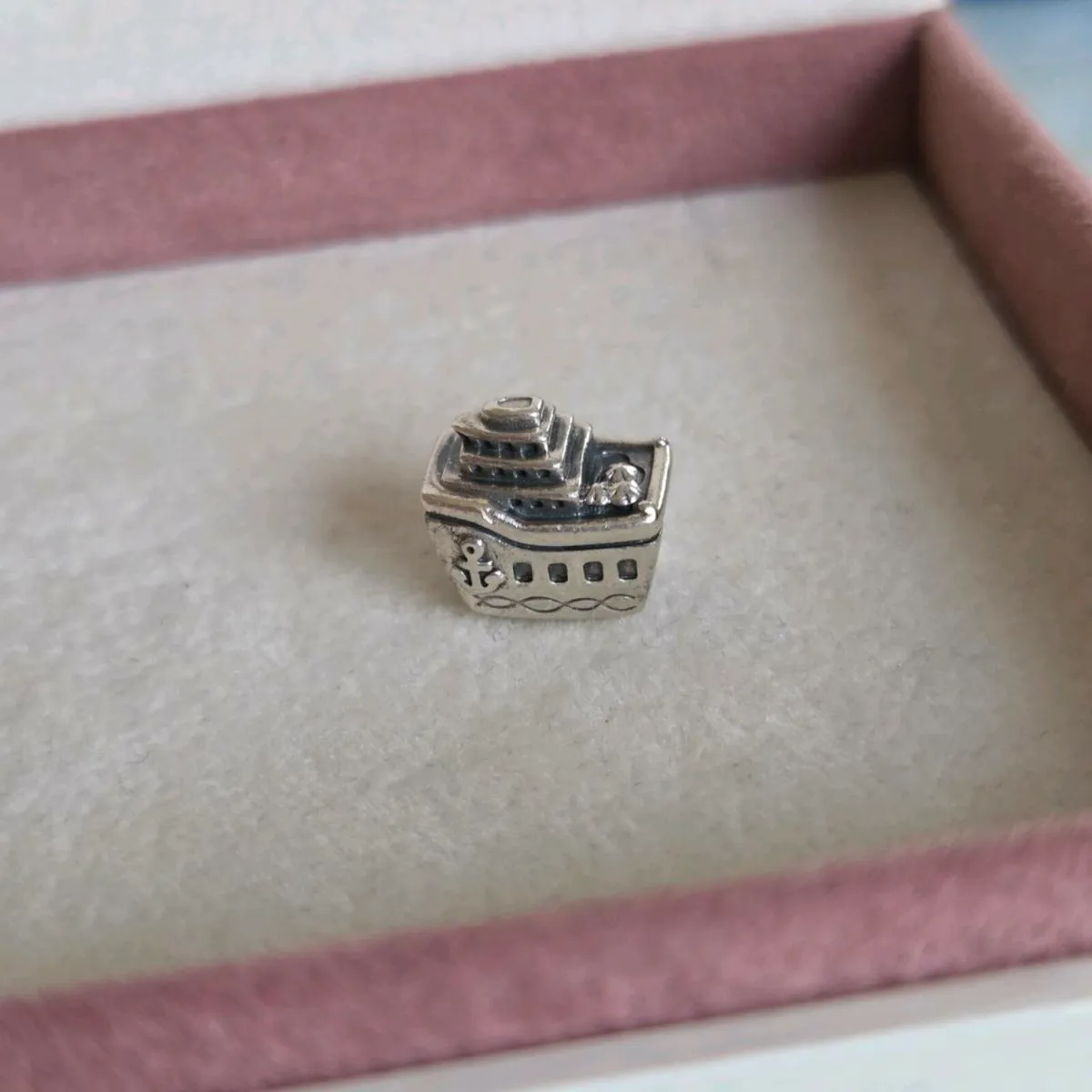 Pandor all aboard cruise ship charm - Image 1