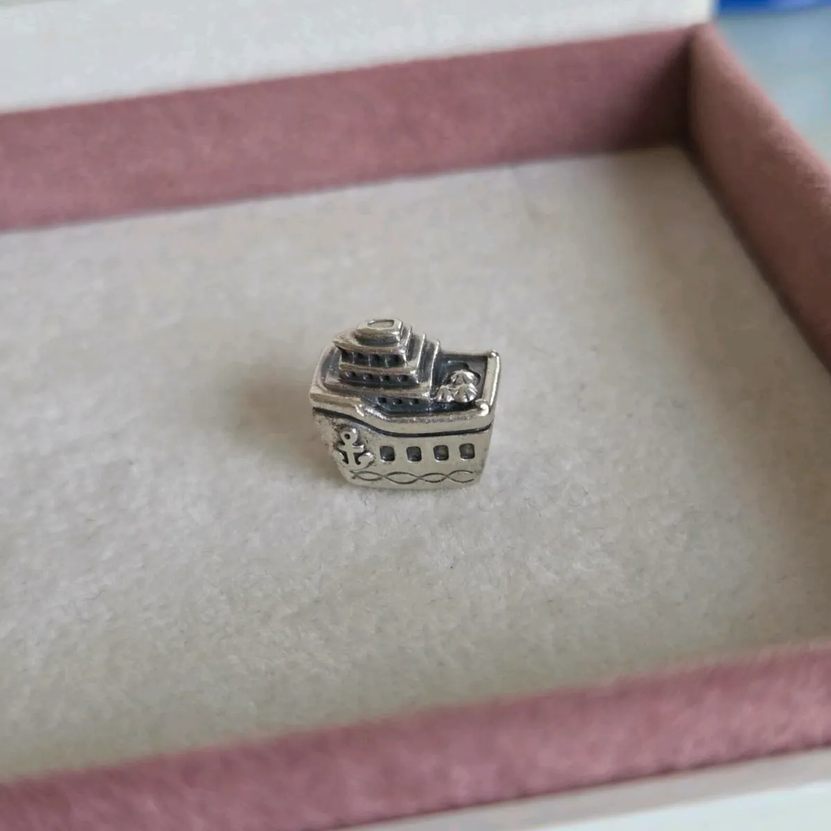 Pandor all aboard cruise ship charm - Image 2