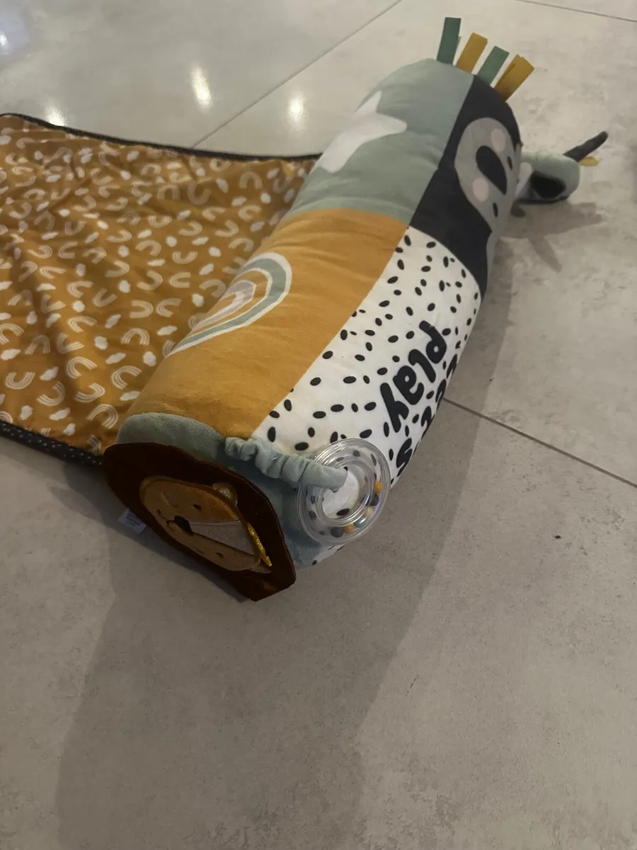 Nuby Tummy Time pillow - Image 2