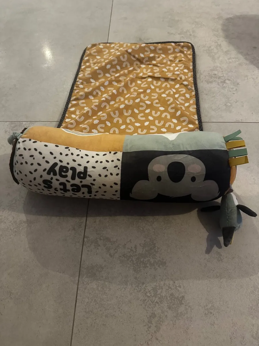 Nuby Tummy Time pillow - Image 1